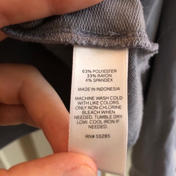 Express Lace-Up Crop Hoodie - Picture 3 of 8